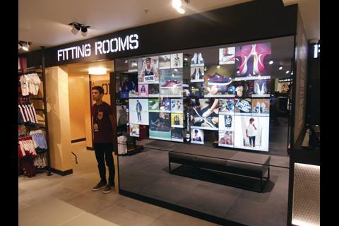 At the back of the first floor there are the fitting rooms and the checkouts.